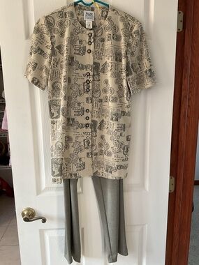 R&M Richards Beige and Black Printed Short-Sleeve Button Front Shirt